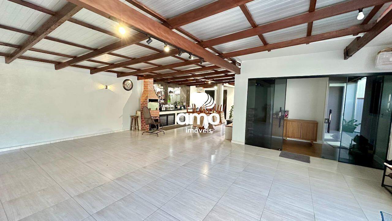 Casa de 3 quartos, 215m² no bairro Limeira Baixa, em Brusque | Eu Corretor
