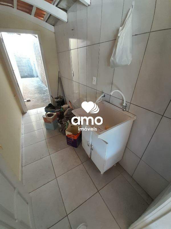  ÁREA DE SERVICO 