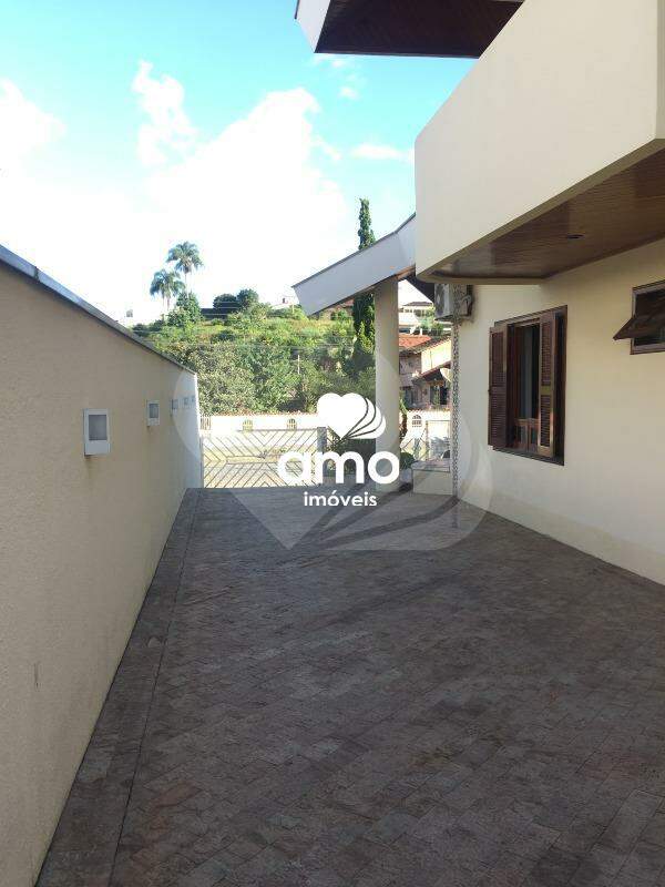 Casa de 330m² no bairro Jardim Maluche, em Brusque | Eu Corretor