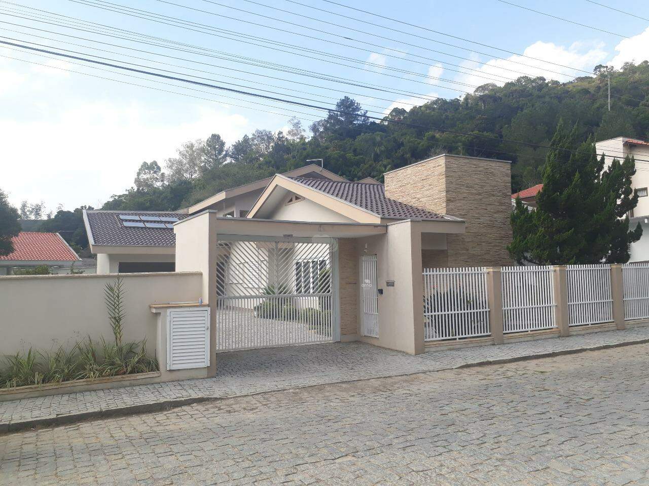 Casa de 4 quartos, 300m² no bairro Azambuja, em Brusque | Eu Corretor