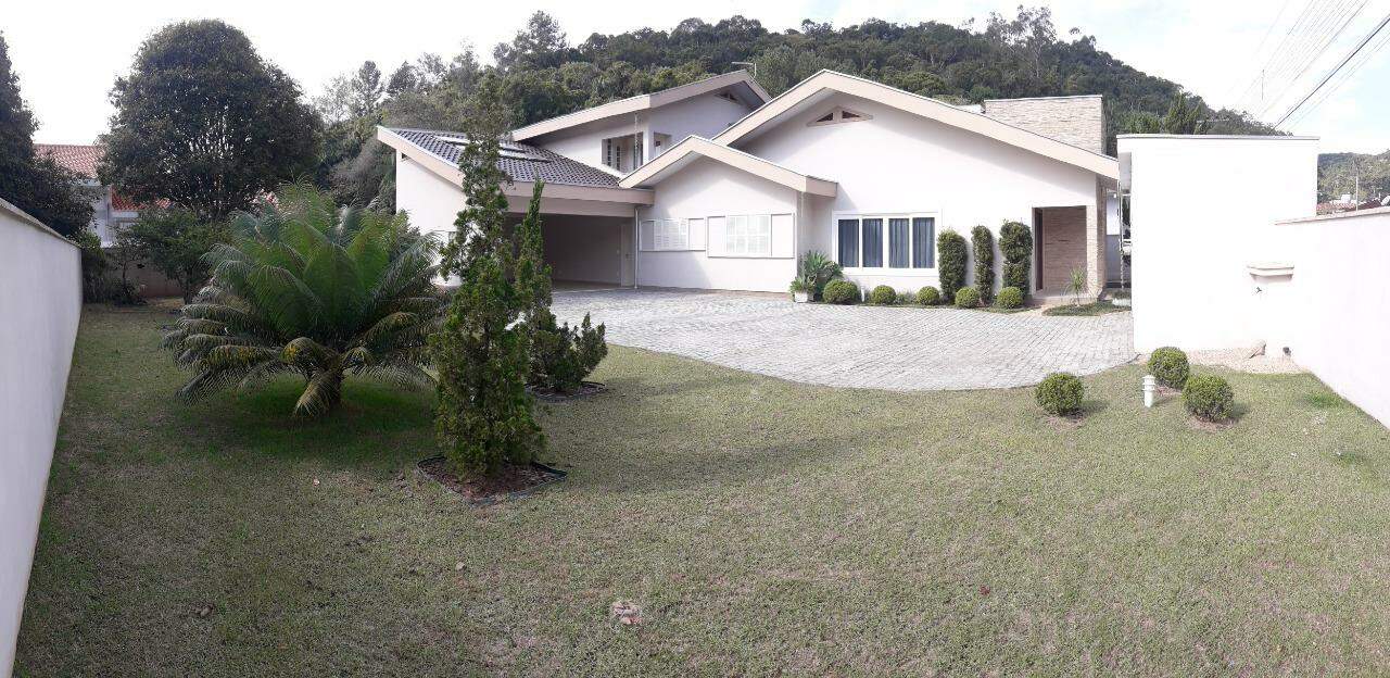 Casa de 4 quartos, 300m² no bairro Azambuja, em Brusque | Eu Corretor