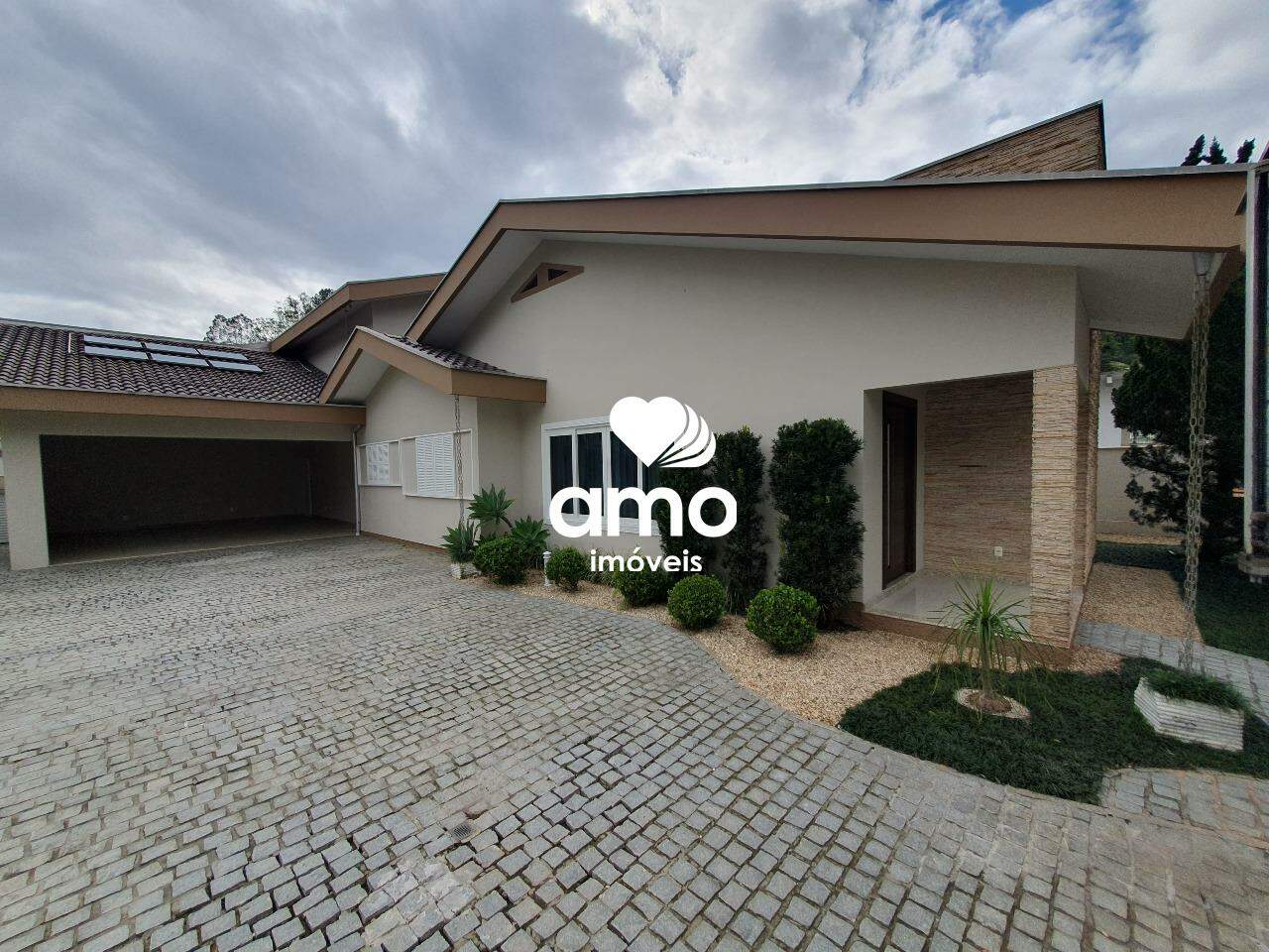 Casa de 4 quartos, 300m² no bairro Azambuja, em Brusque | Eu Corretor