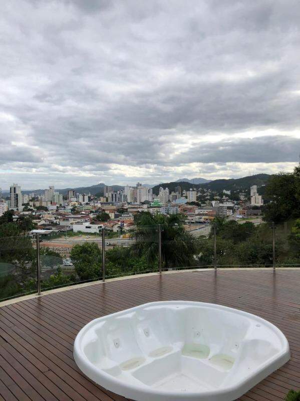 Apartamento de 284m² no bairro Centro II, em Brusque | Eu Corretor