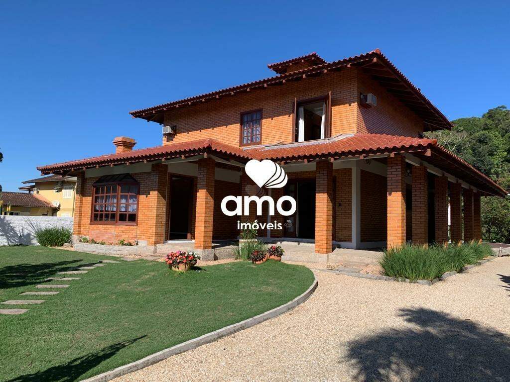 Casa de 5 quartos, 420m² no bairro Centro, em Guabiruba | Eu Corretor