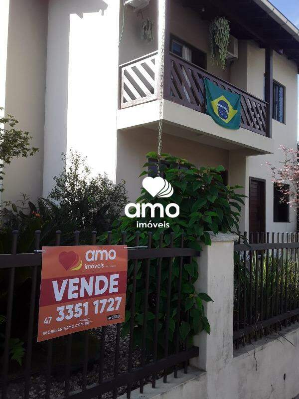 Casa de 5 quartos, 240m² no bairro Paquetá, em Brusque | Eu Corretor