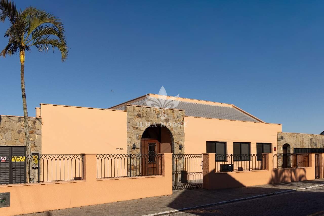 Casa comercial para aluguel no Ribeirão da Ilha: 
