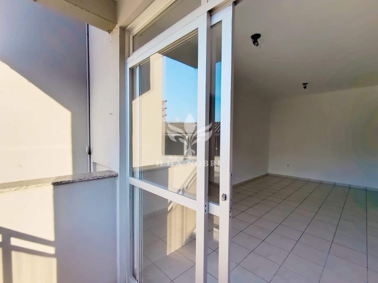 Apartamento para aluguel no Carvoeira: 