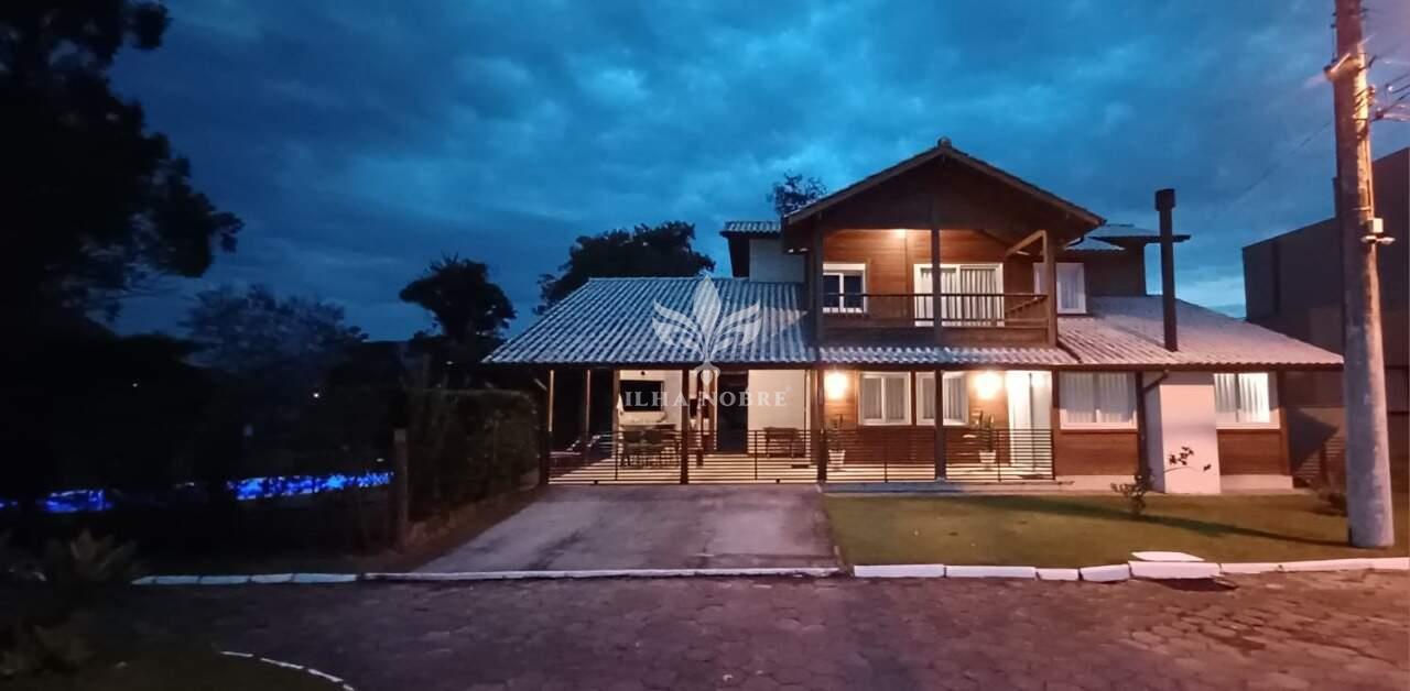 Casa em Condomínio à venda no Vargem Grande: 