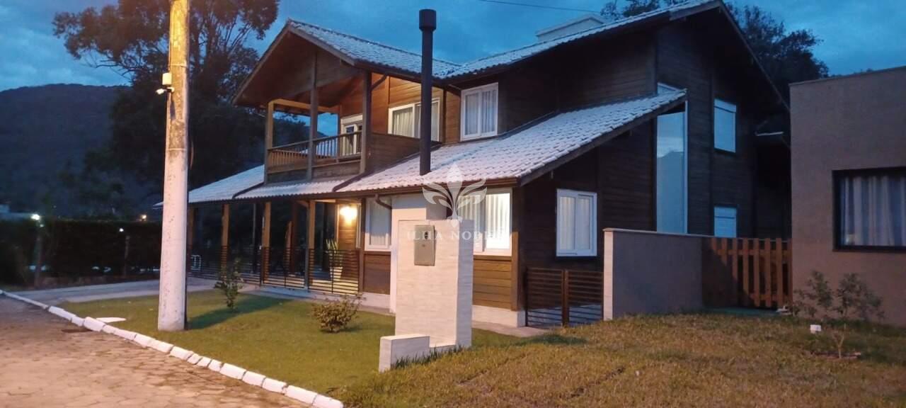 Casa em Condomínio à venda no Vargem Grande: 