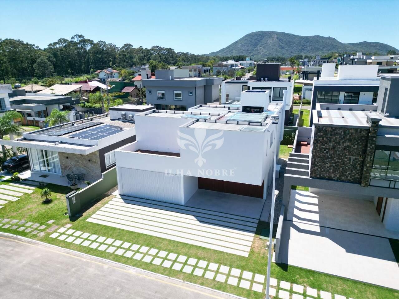 Casa em Condomínio à venda no São João do Rio Vermelho: 