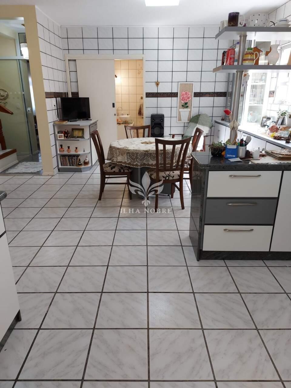 Casa à venda no Coqueiros: 