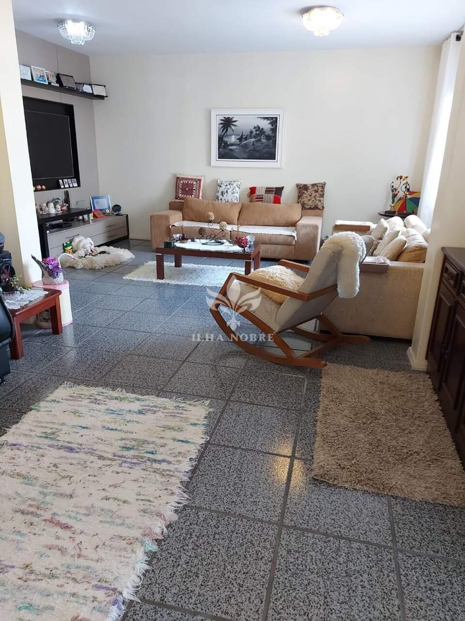 Casa à venda no Coqueiros: 