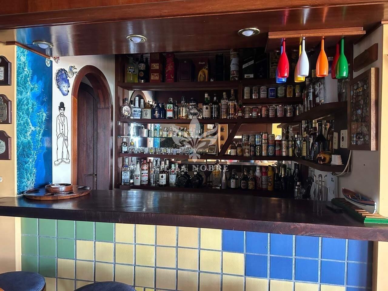 Casa à venda no Centro: 
