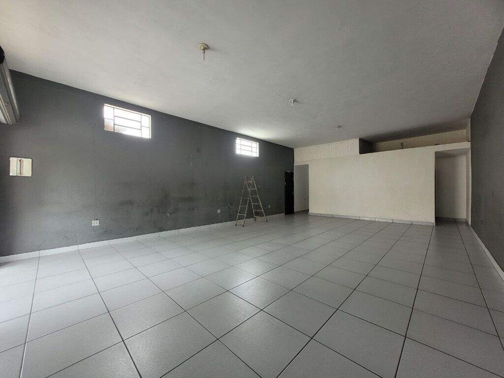 Salão para aluguel no Jardim Guanabara: 
