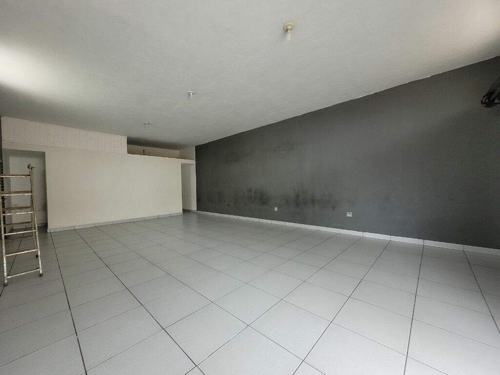 Salão para aluguel no Jardim Guanabara: 