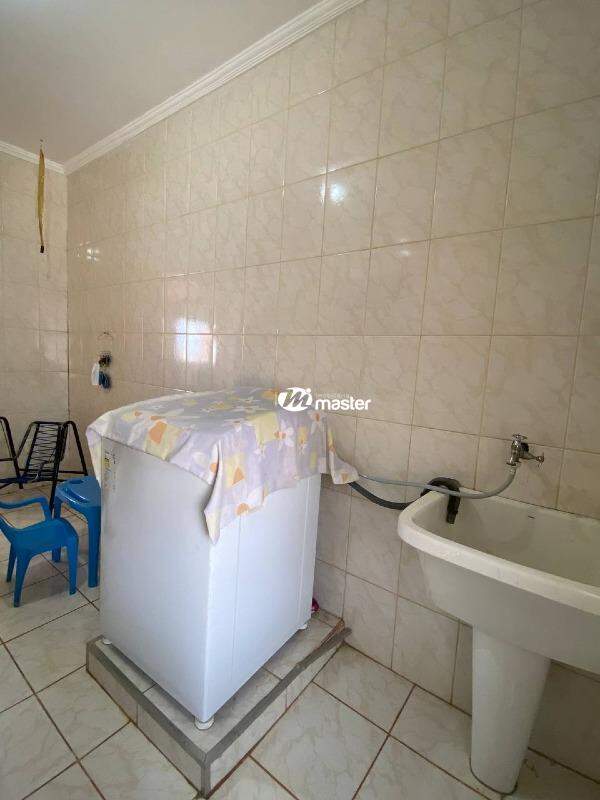 Casa à venda no Jardim Novo: Lavanderia 