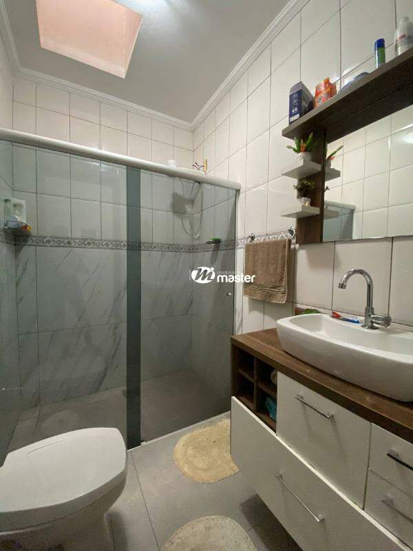 Casa à venda no Jardim Novo: Banheiro 