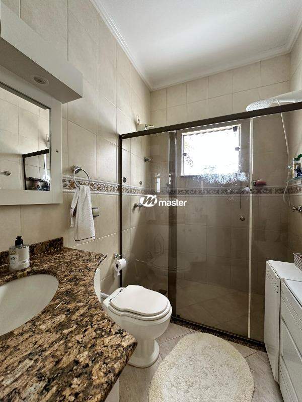 Casa à venda no Cidade Jardim: Banheiro Suíte