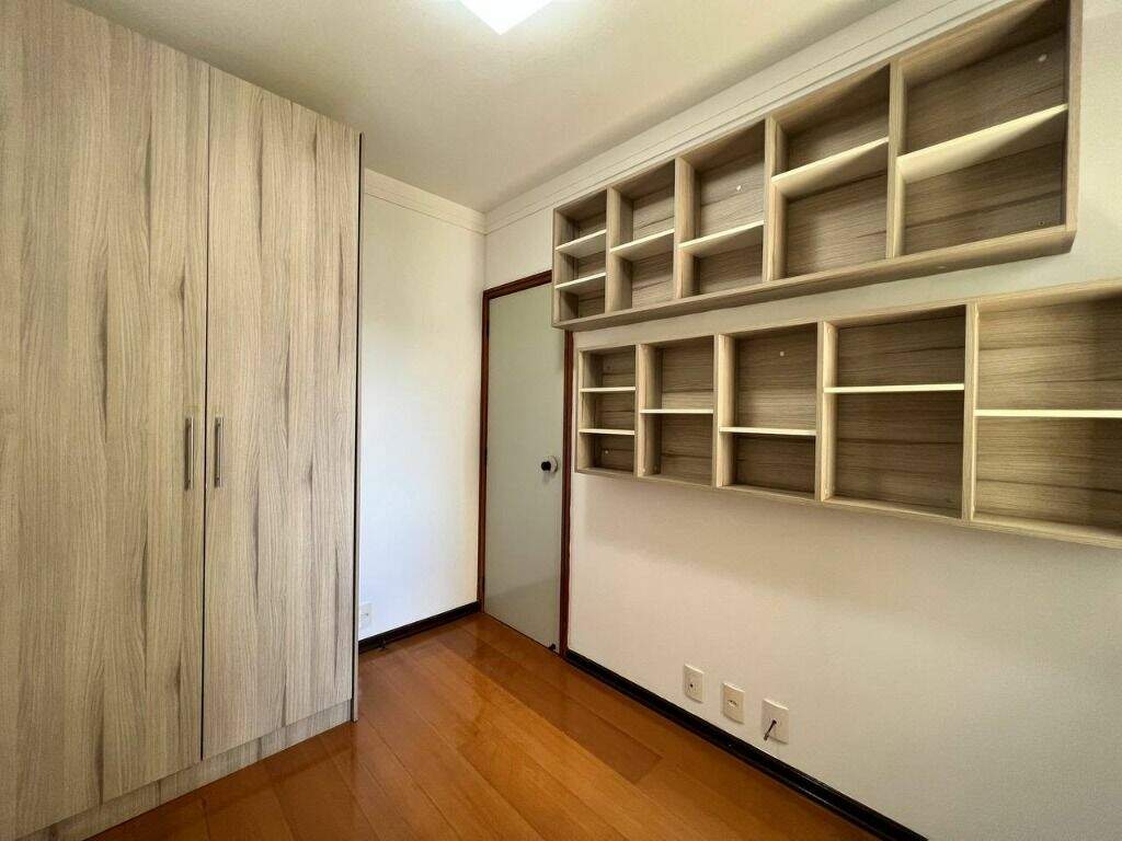 Apartamento à venda no Vila Santo Antônio: Dormitório II