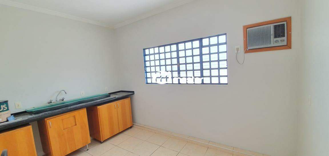 Sala para aluguel no Saúde: Sala/pia