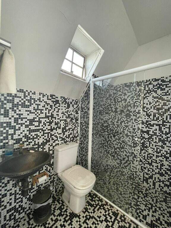 Sala para aluguel no Saúde: 