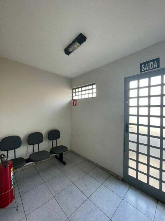 Sala para aluguel no Saúde: 