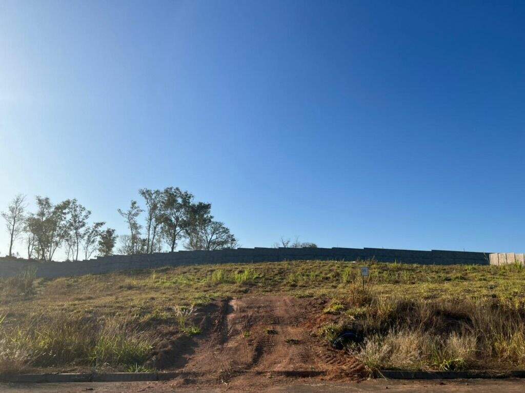 Terreno à venda no Ferraz: Terreno