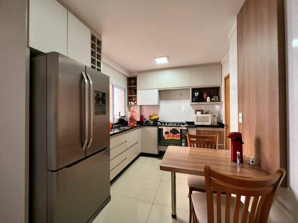 Apartamento à venda no Cidade Jardim: Cozinha