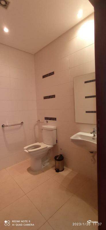 Sala para aluguel no Saúde: banheiro pcd 