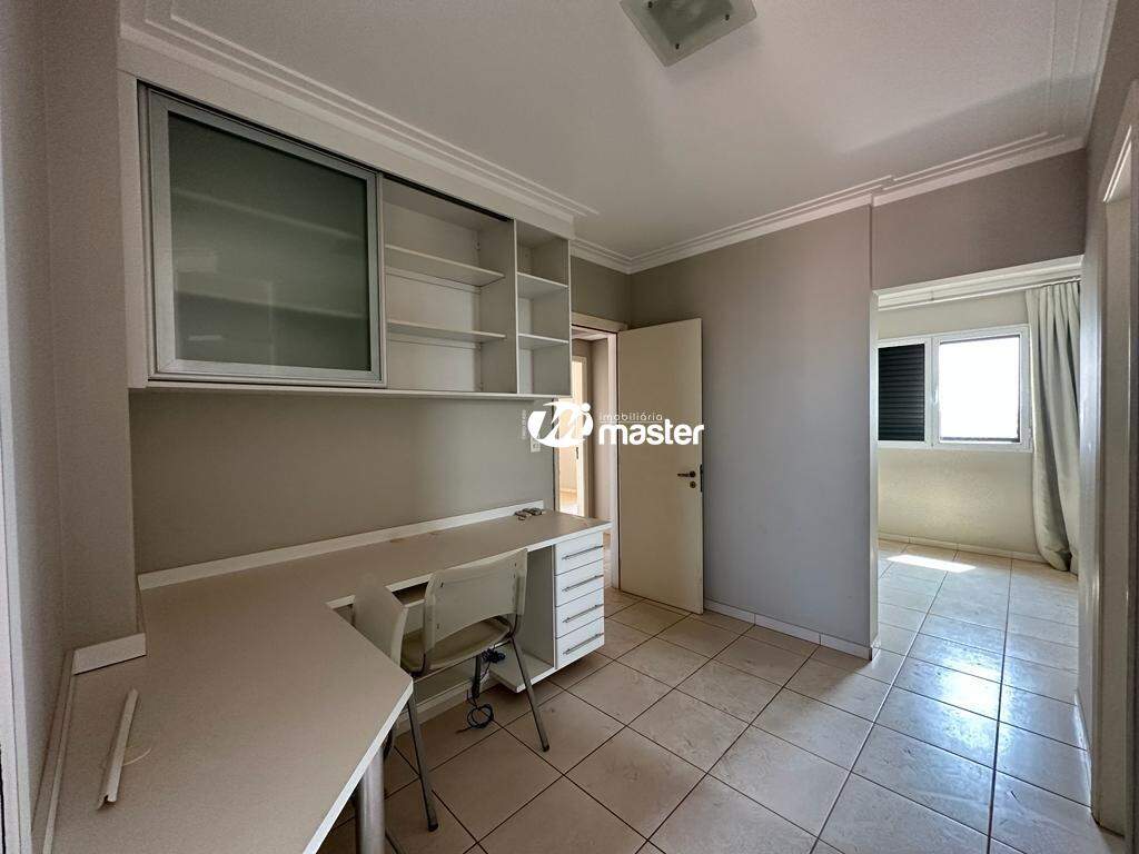 Apartamento à venda no Centro: Escrivaninha suíte master
