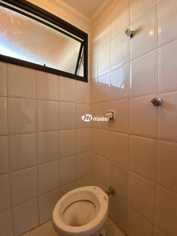 Apartamento à venda no Cidade Jardim: Banheiro p/ prestador de serviço