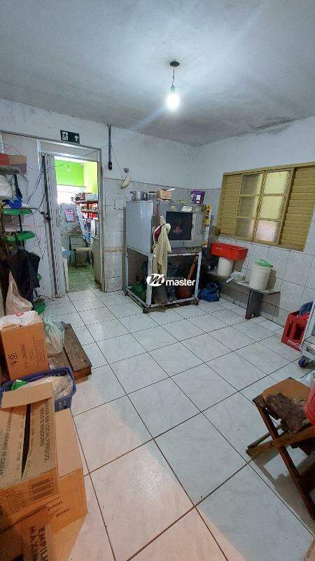 Casa comercial para aluguel no Parque Mãe Preta: 