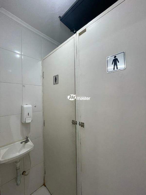 Salão à venda no Centro: 