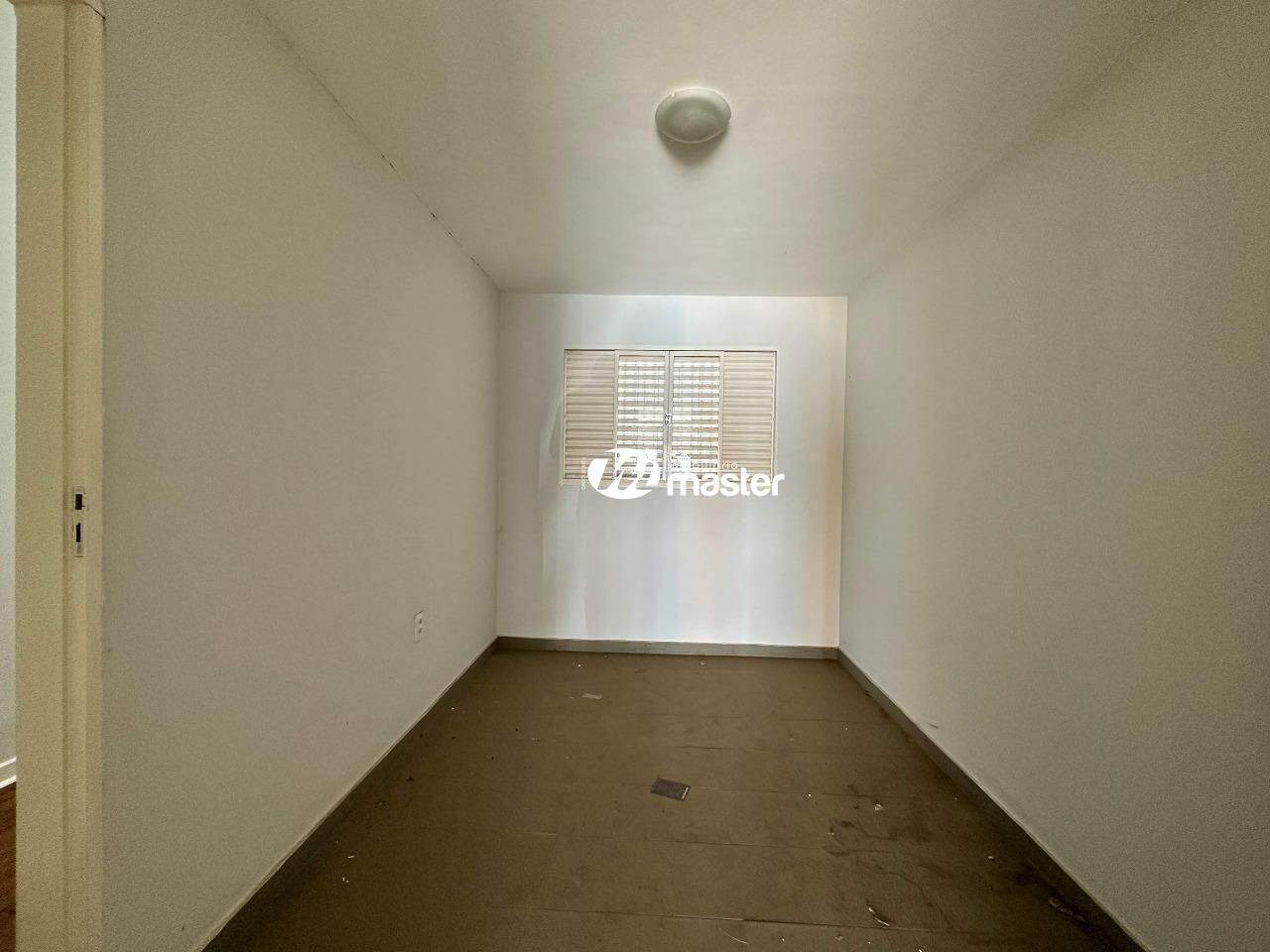 Casa à venda no Jardim Donângela: Escritório