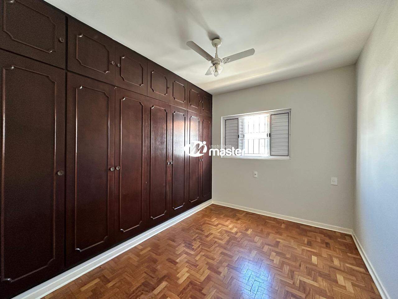 Casa à venda no Jardim Donângela: Suíte