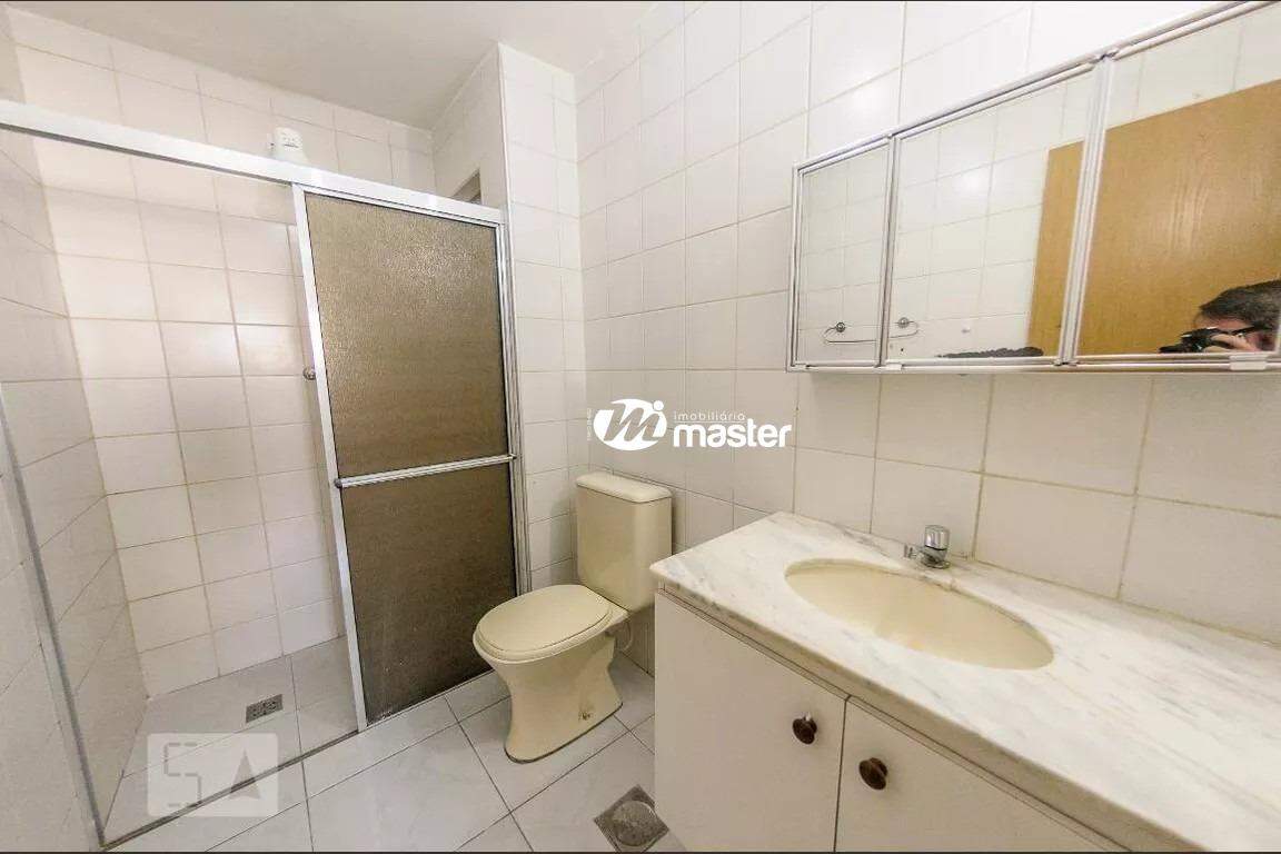 Apartamento à venda no Centro: Banheiro