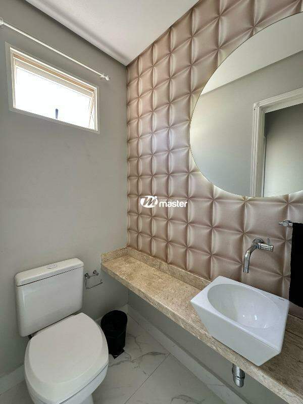 Casa em Condominio à venda no Cidade Jardim: Lavabo