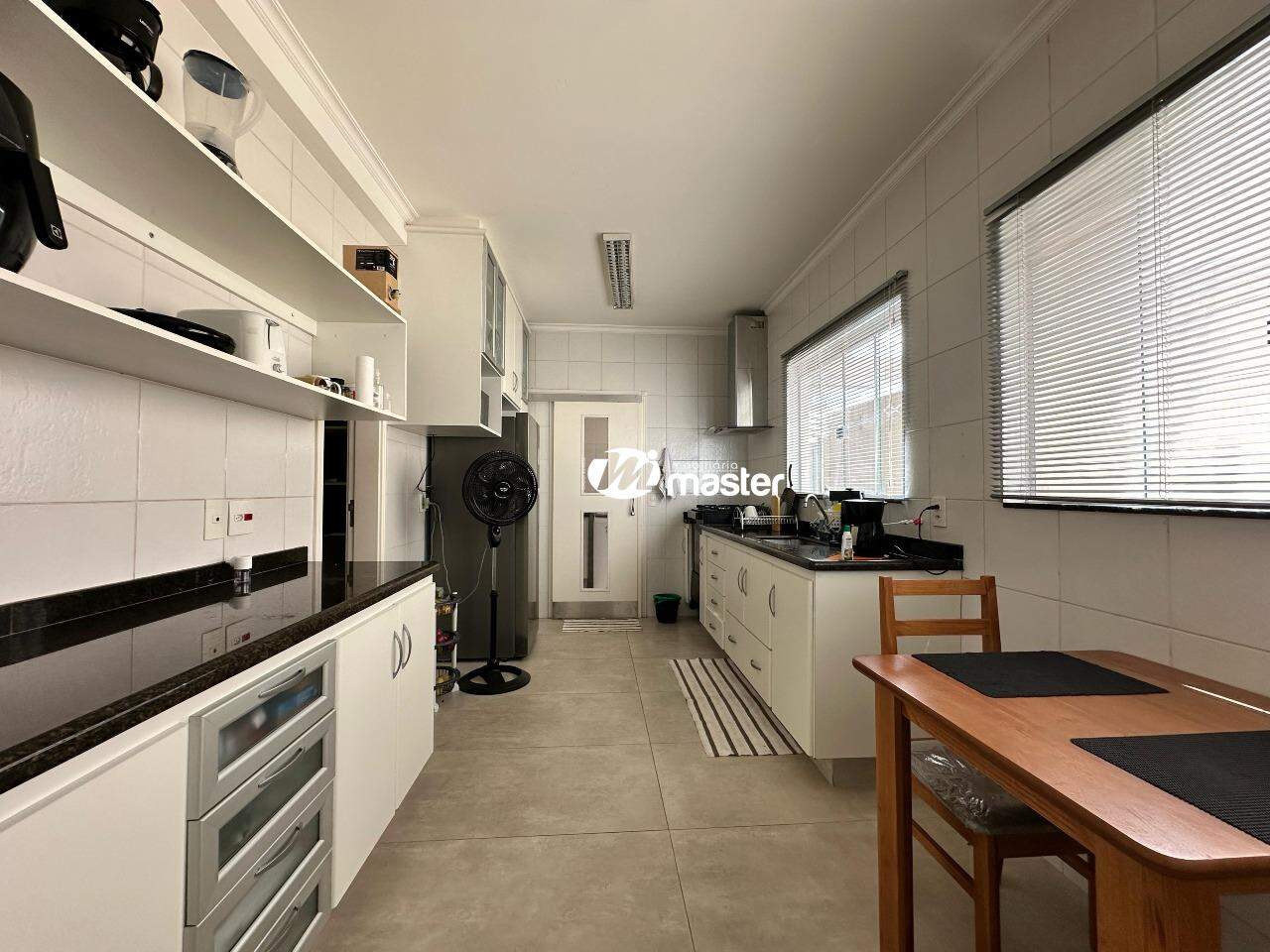 Casa em Condominio à venda no Cidade Jardim: Cozinha