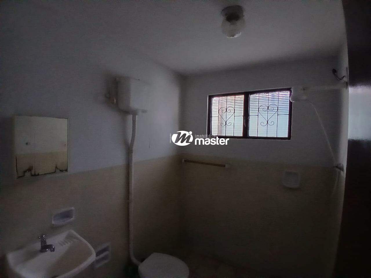 Casa à venda no Parque Mãe Preta: BANHEIRO SOCIAL