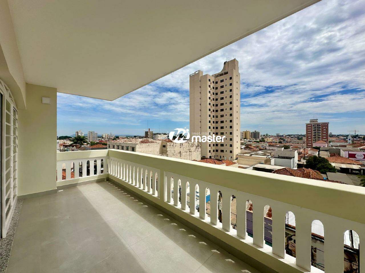 Apartamento à venda no Centro: Sacada
