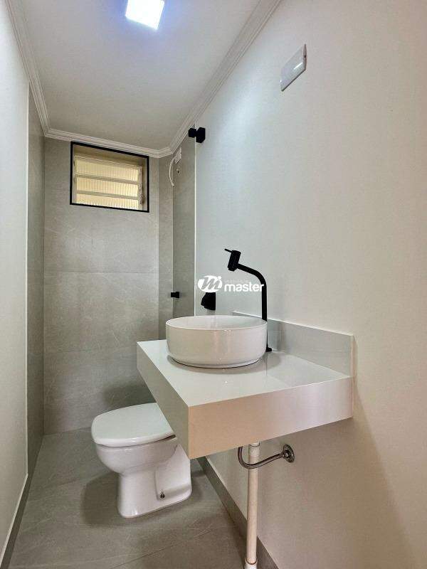 Apartamento à venda no Centro: Banheiro Suíte 1