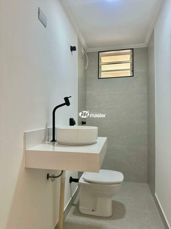 Apartamento à venda no Centro: Banheiro Social