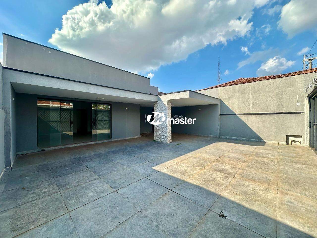Casa para aluguel no Jardim Claret: Garagem