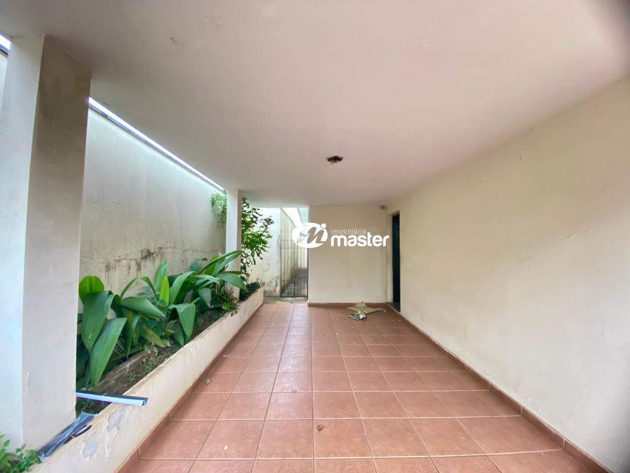 Casa à venda no Zona Central: Garagem 