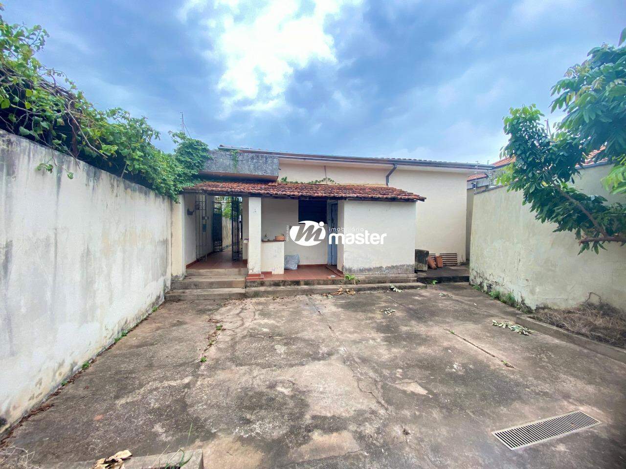 Casa à venda no Zona Central: Fundo