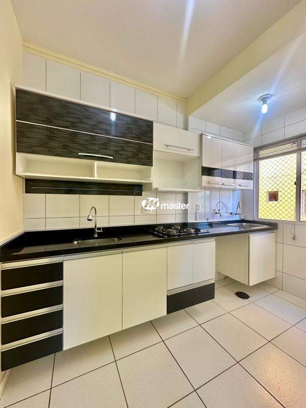 Apartamento para aluguel no Jardim do Horto: Cozinha e Área de Serviço