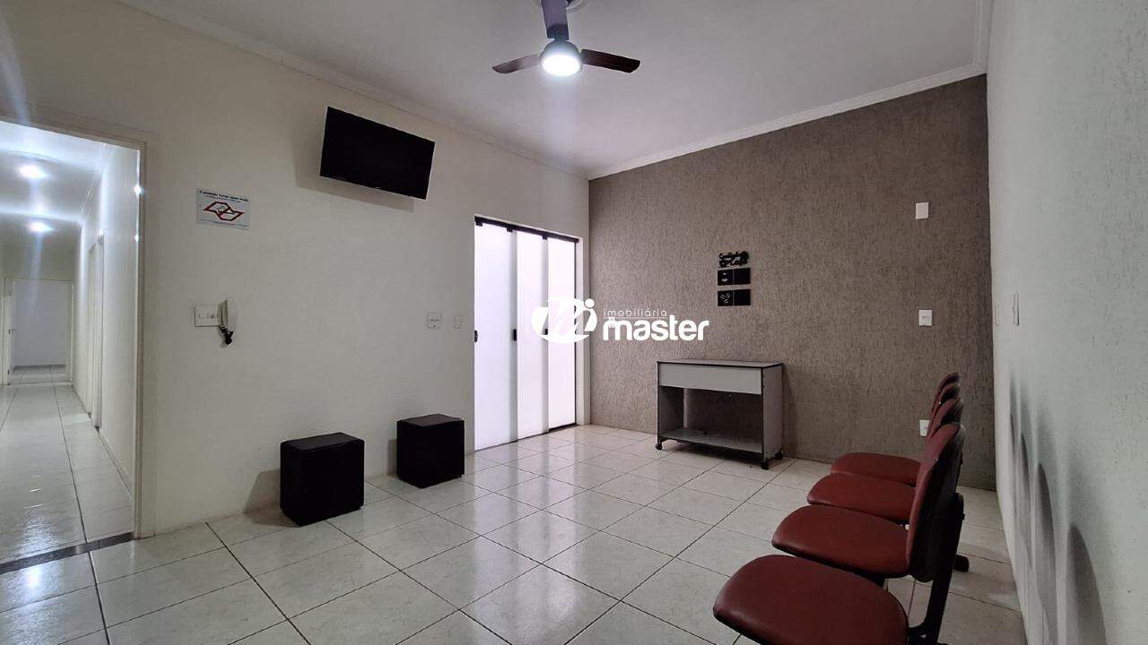 Casa comercial para aluguel no Santa Cruz: 