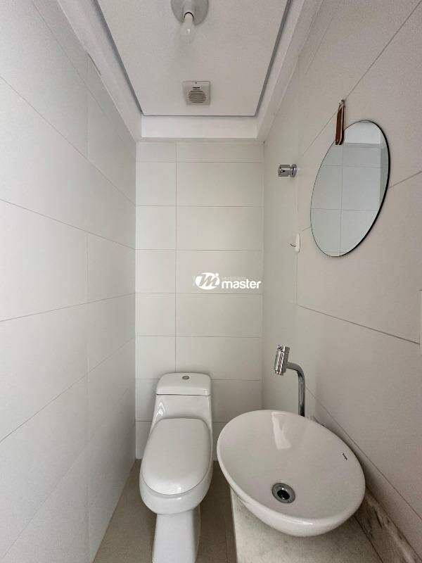 Casa em Condominio à venda no São Benedito: Lavabo