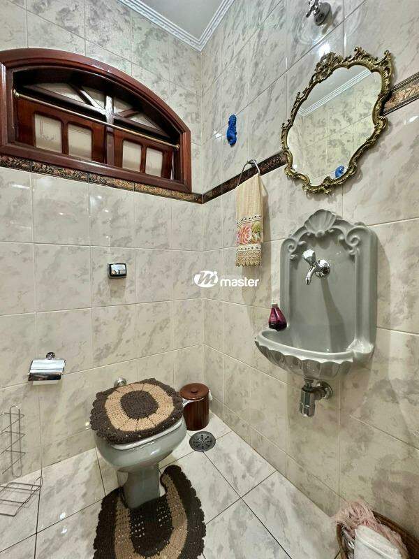 Casa à venda no Centro: 