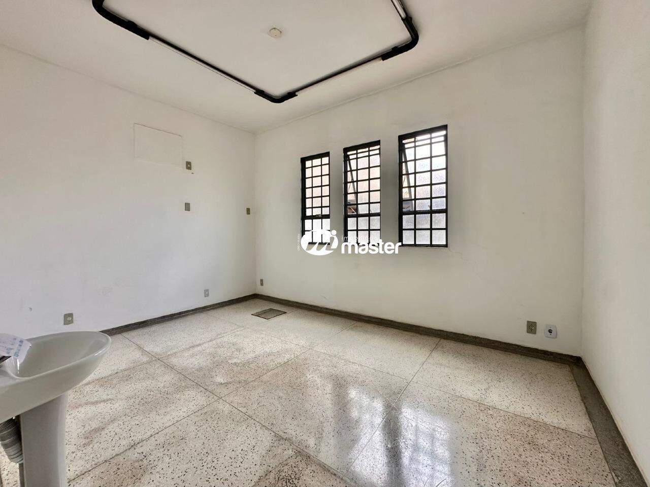 Casa comercial para aluguel no Centro: SALA 7